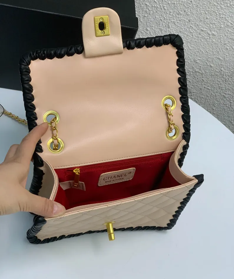 Lambskin Size: 24cm