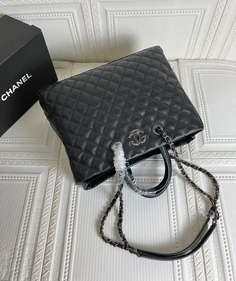 CHANEL palm pattern Size: 35*30*13 Style: 8007