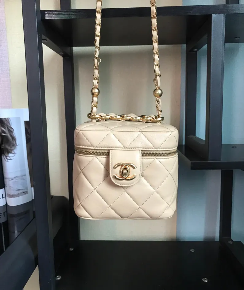 CHANEL Size: 16.5*16.5*15