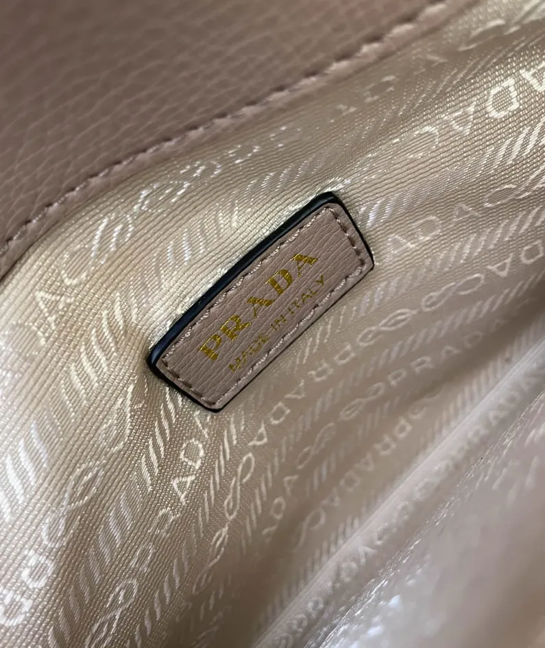 prada Crossbody Size:25x16cm 2121 