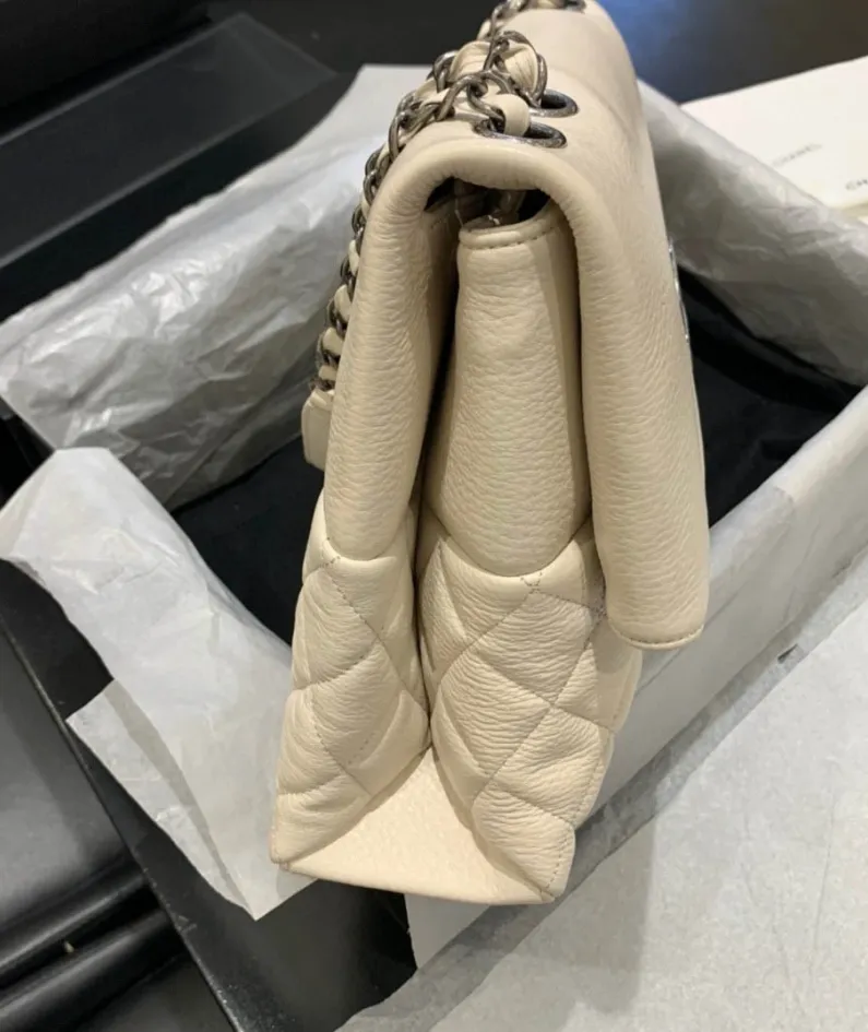 CHANEL shoulder bag Model 8095# Size: 32X7.5X19CM
