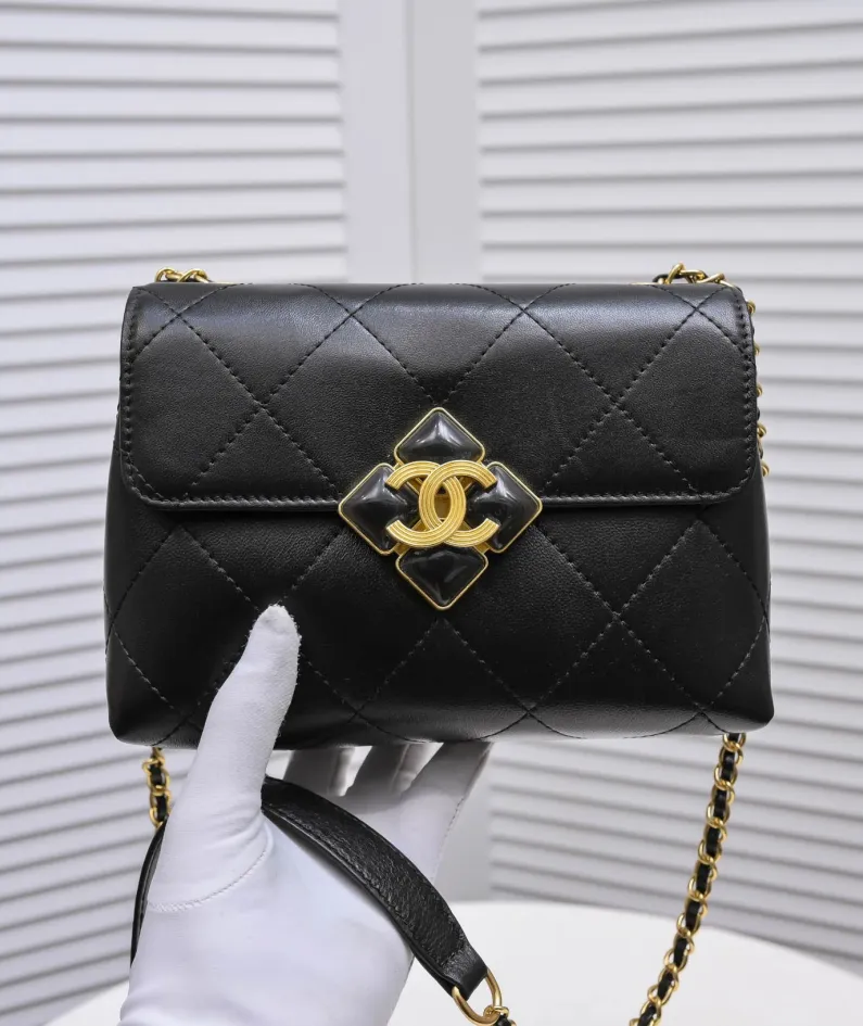 CHANEL retro bag size: 22*7.5*14cm