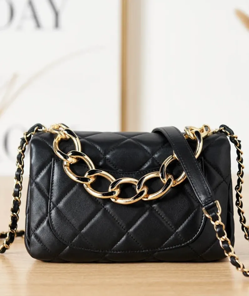 Lambskin Style: AS3366 Size: 20X9X13.5Cm