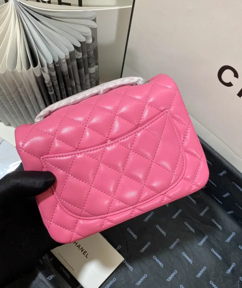 Lambskin Model: 1115 Size: 17cm