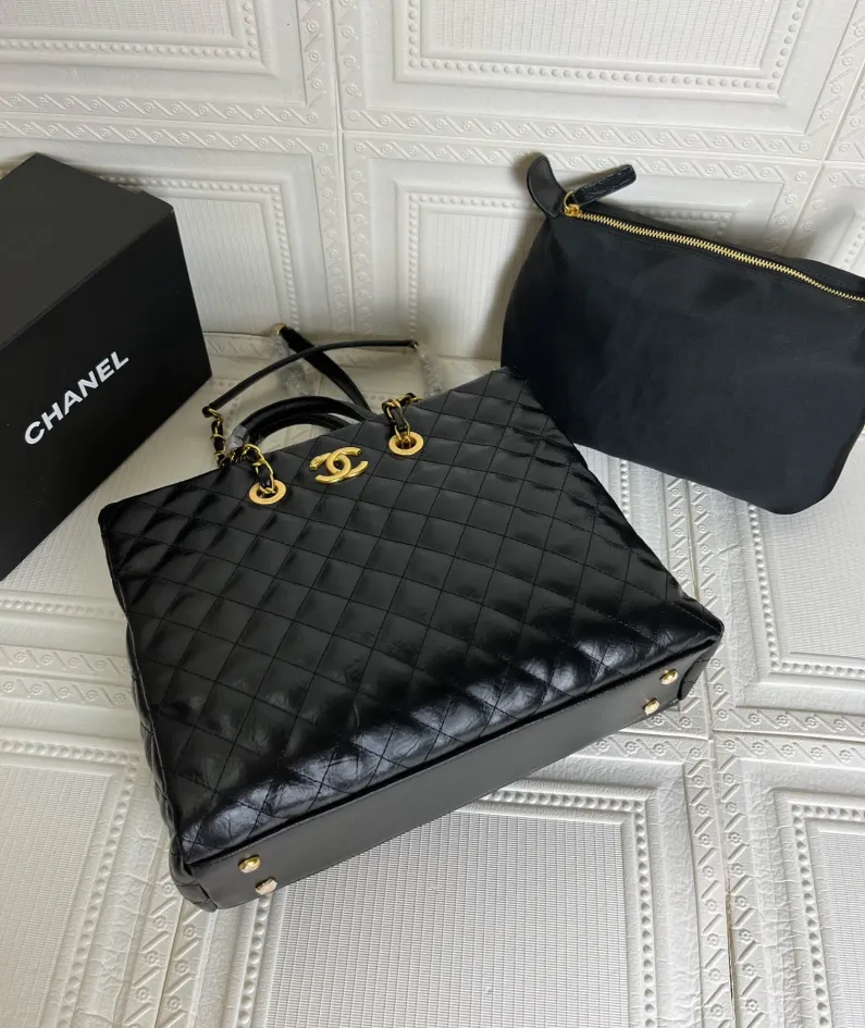 CHANEL palm pattern Size: 35*30*13 Style: 8007