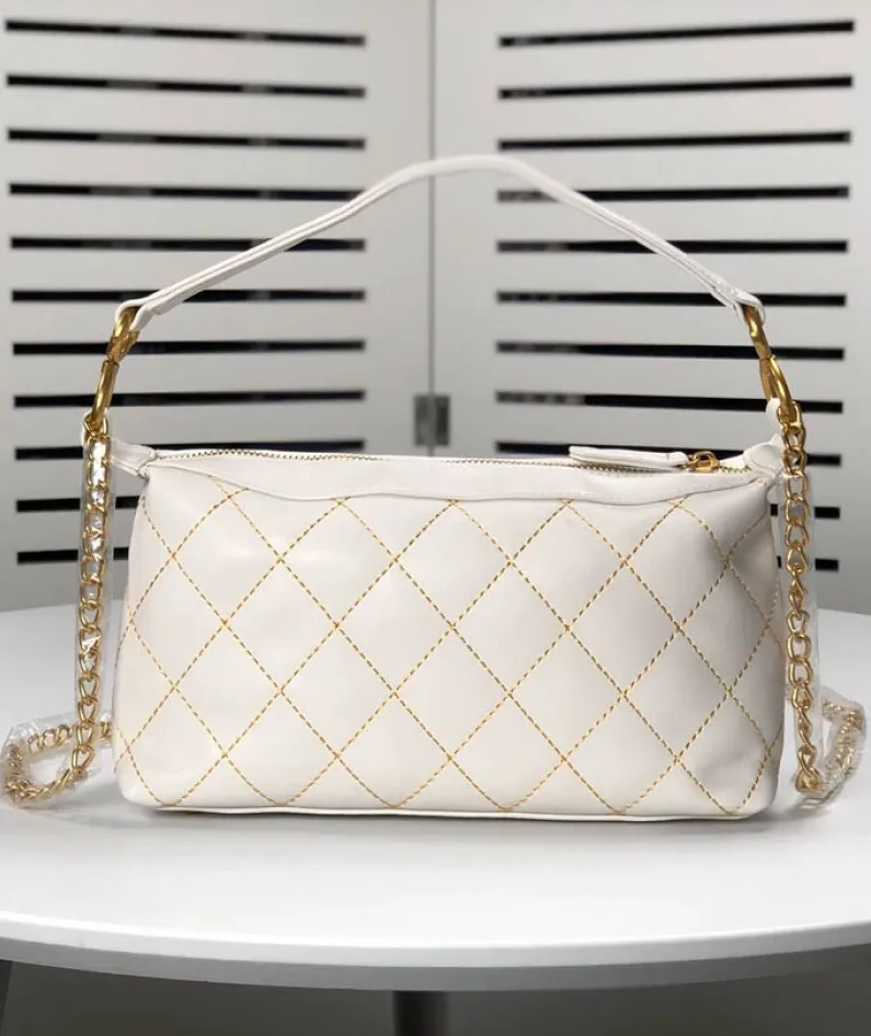 CHANEL round chain bag