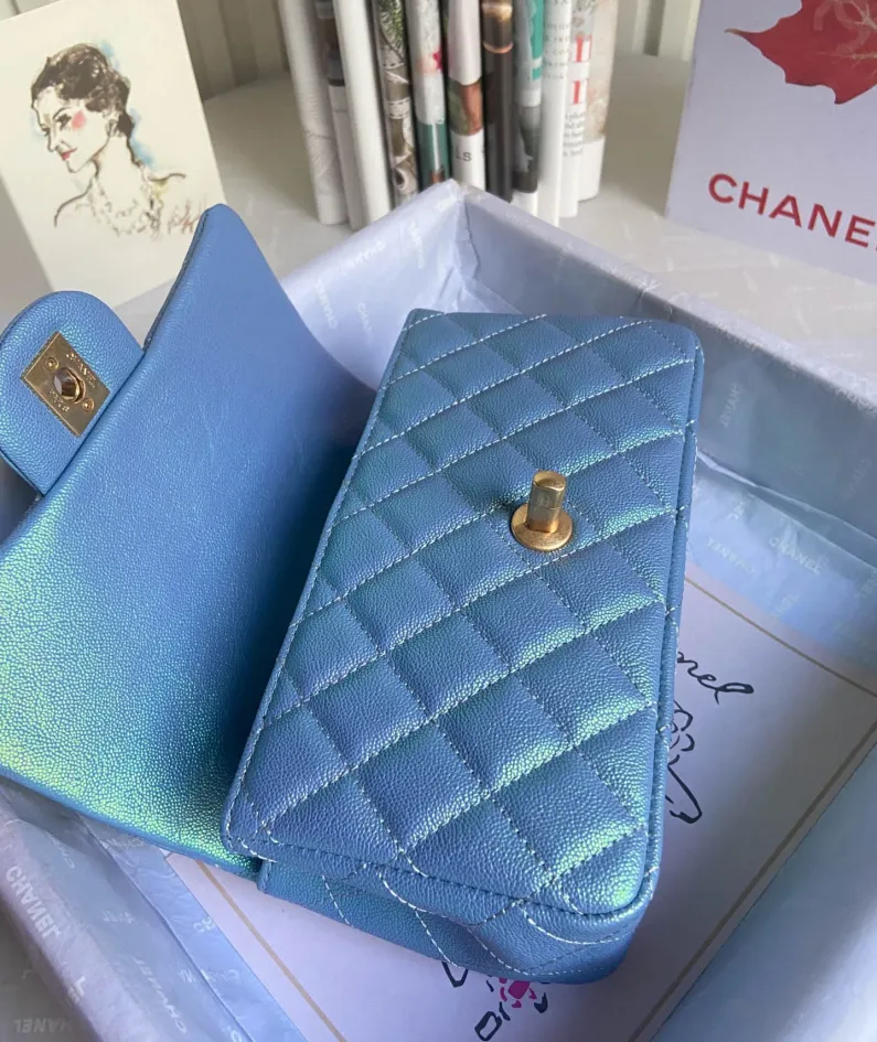 Handbag Size: 20x14x7 Model: AS243