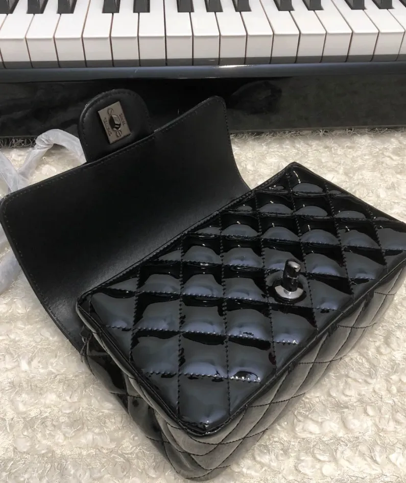 Chanel Size: 25cm Model: 1112
