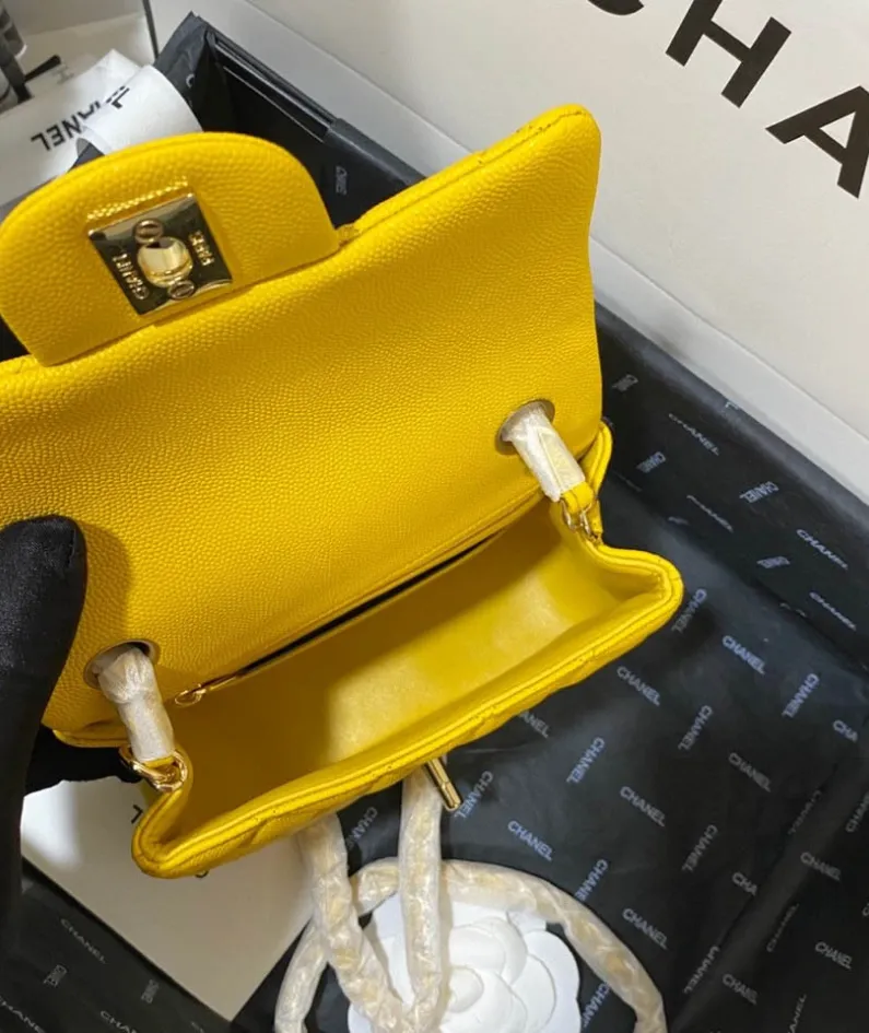 Lambskin Model: 1115 Size: 17cm