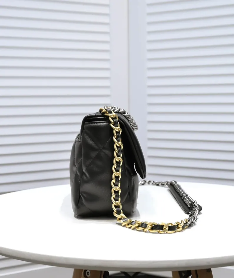 Chanel One Shoulder Style: 9010 Size: 26*16*10cm