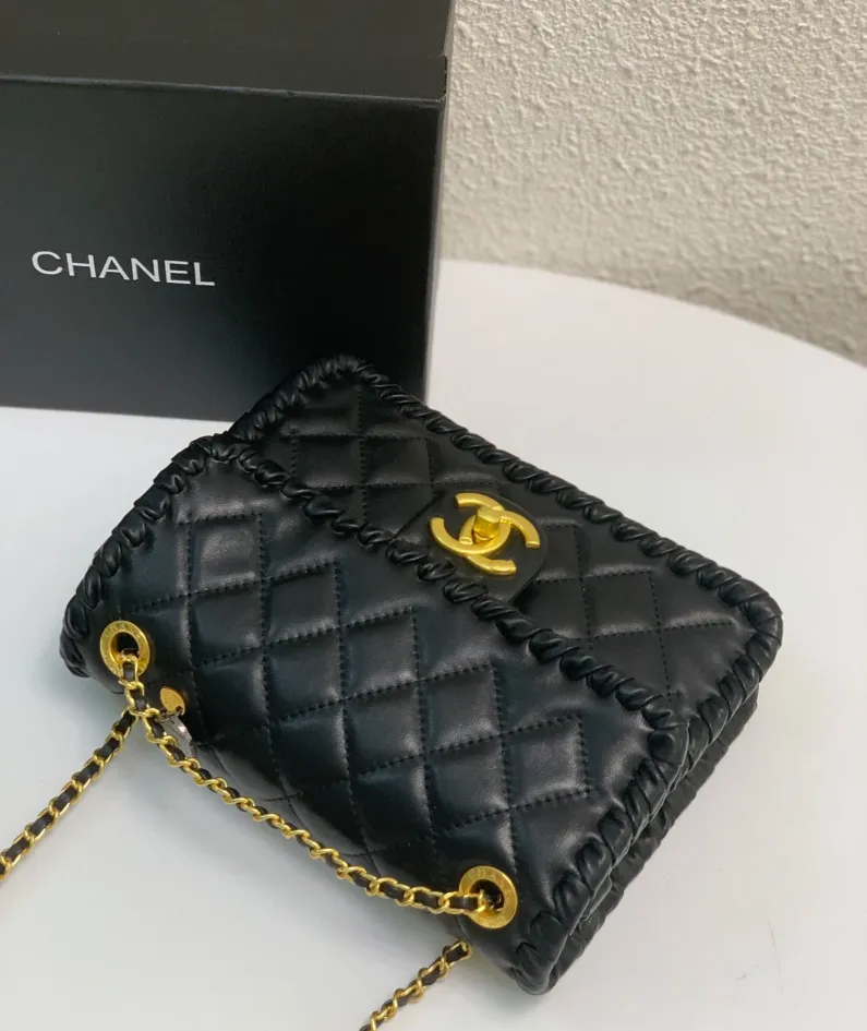 Lambskin Size: 24cm