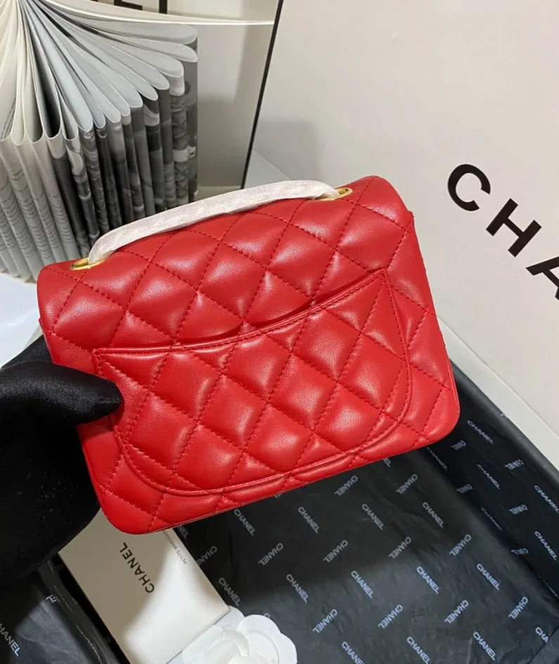 Lambskin Model: 1115 Size: 17cm