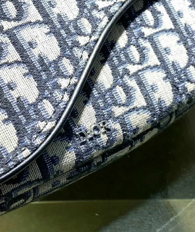 Size: 19x14x6cm