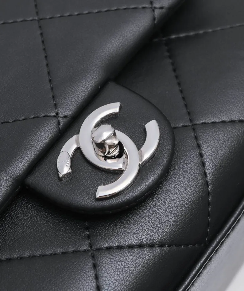 Chanel Style: 9067 Size: 26x23cm