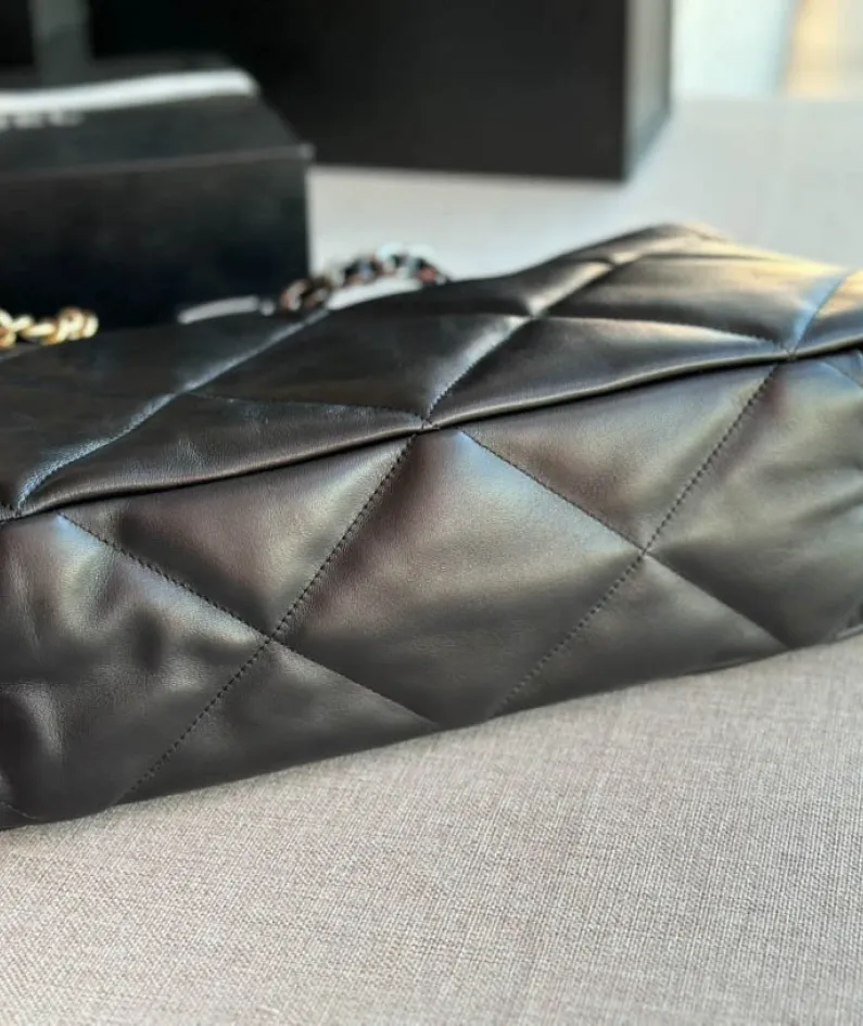 CHANEL Model: AS366# Size: 24 X41 X10