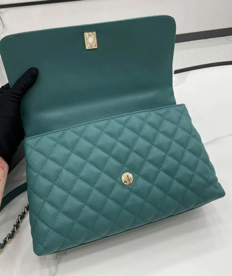 Chanel Size: 19cm/23cm/28cm Model Number: AS2215/92990/92991