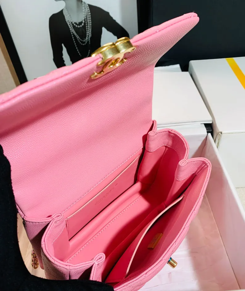 Lychee cowhide Size: 13*20*9.5cm