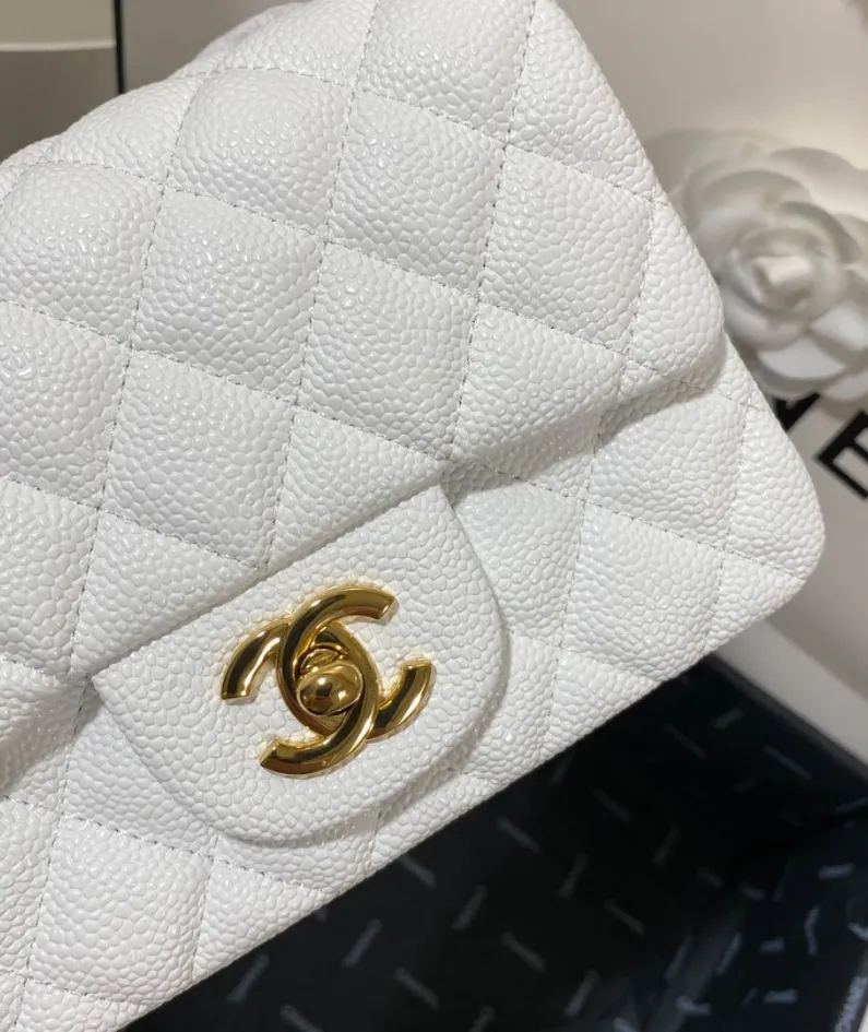 Lambskin Model: 1115 Size: 17cm