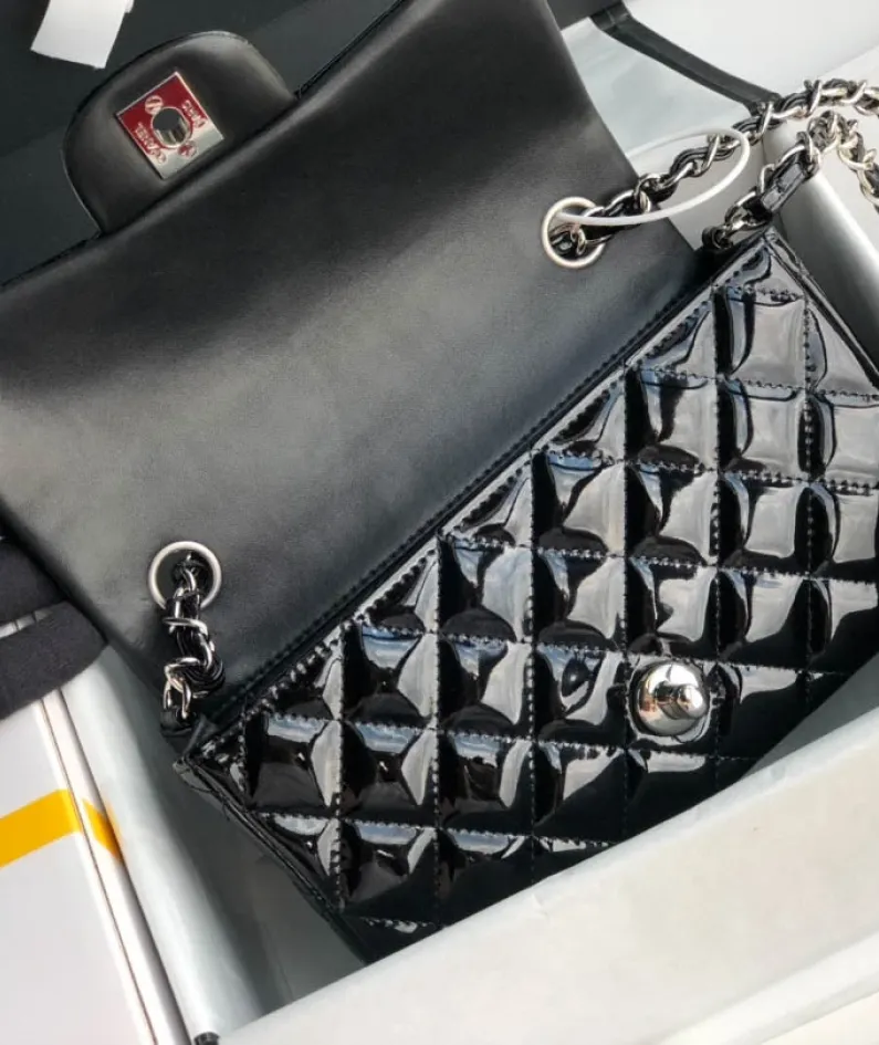 Chanel Patent Leather Pouch Model: 1116 size: 20cm