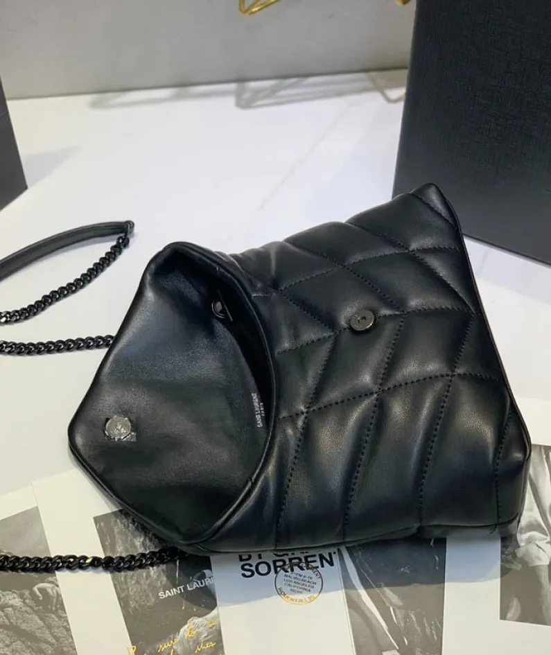 LOULOU PUFFER Lambskin bag Size: 23x15.5x5.8cm Model: 620333