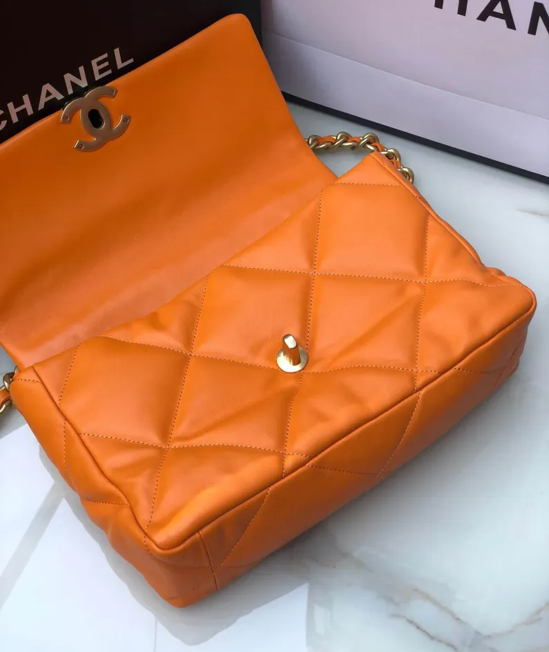 Chanel Model: S1161 Size: 30cm