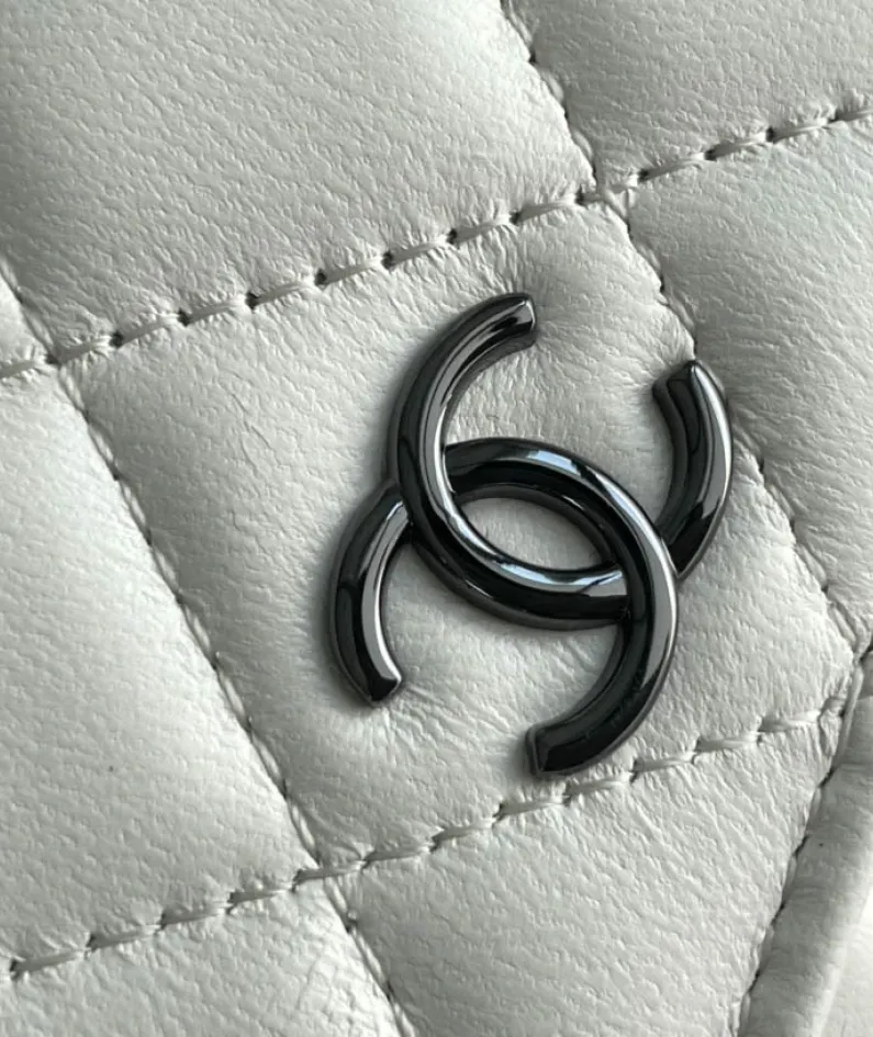 Lambskin Size: 9cmx11cmx3.8cm