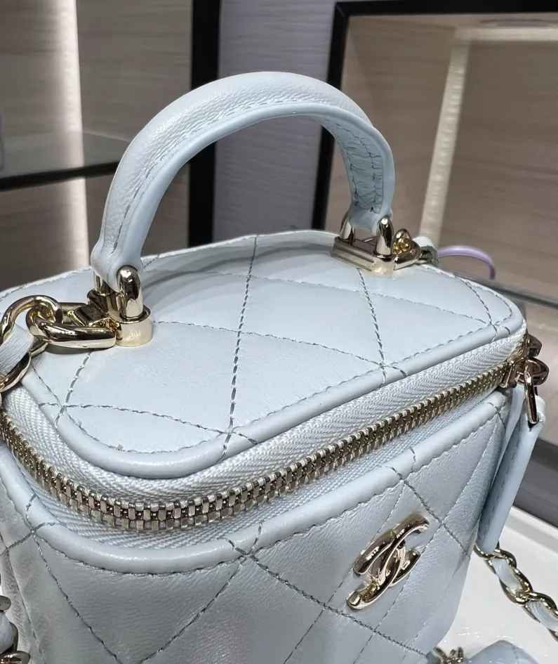 Hand Cosmetic Bag Model: AP2198 Size: 11*8.5*7cm