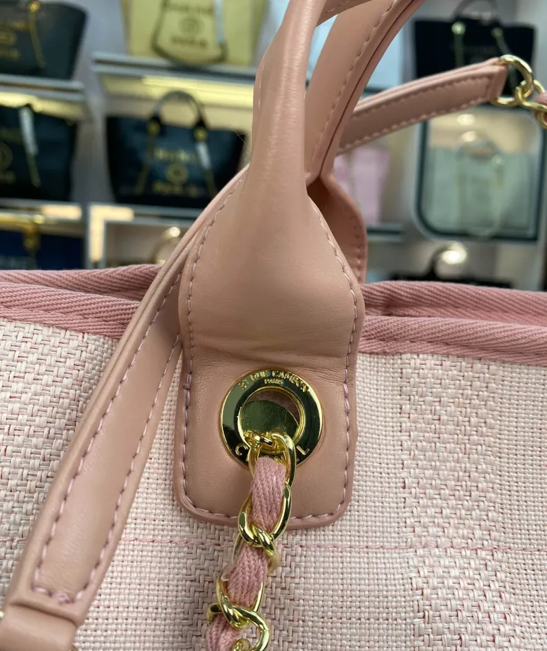 Chanel Model: 8819 Size: 48*38*30*14