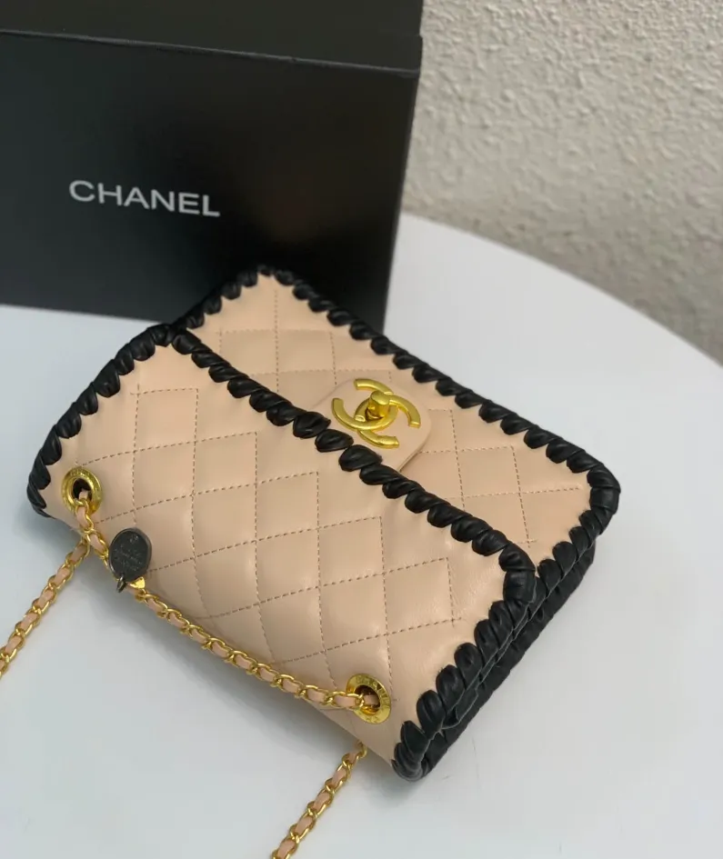 Lambskin Size: 24cm