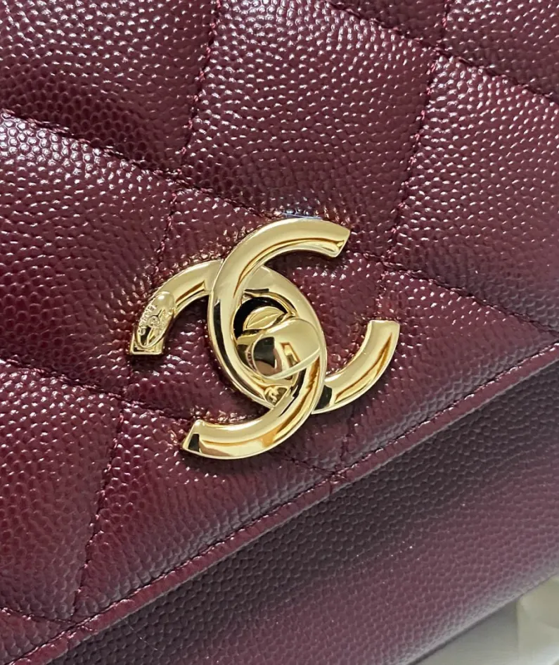 CHANEL Pearl Ball Size: 19x7x14cm Style Number: 93749 Deep Maroon