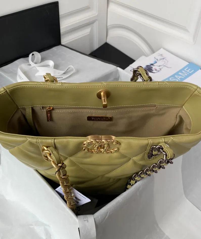 Lambskin Model: AS3519 Size: 30*37*10cm