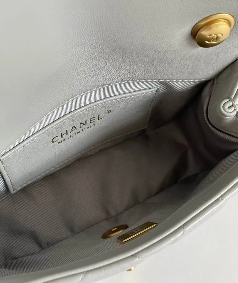 CHANEL Model: AS3473# Size: 13207cm