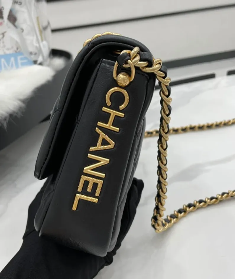 chanel Size: 14*19*4cm Model: AS2734