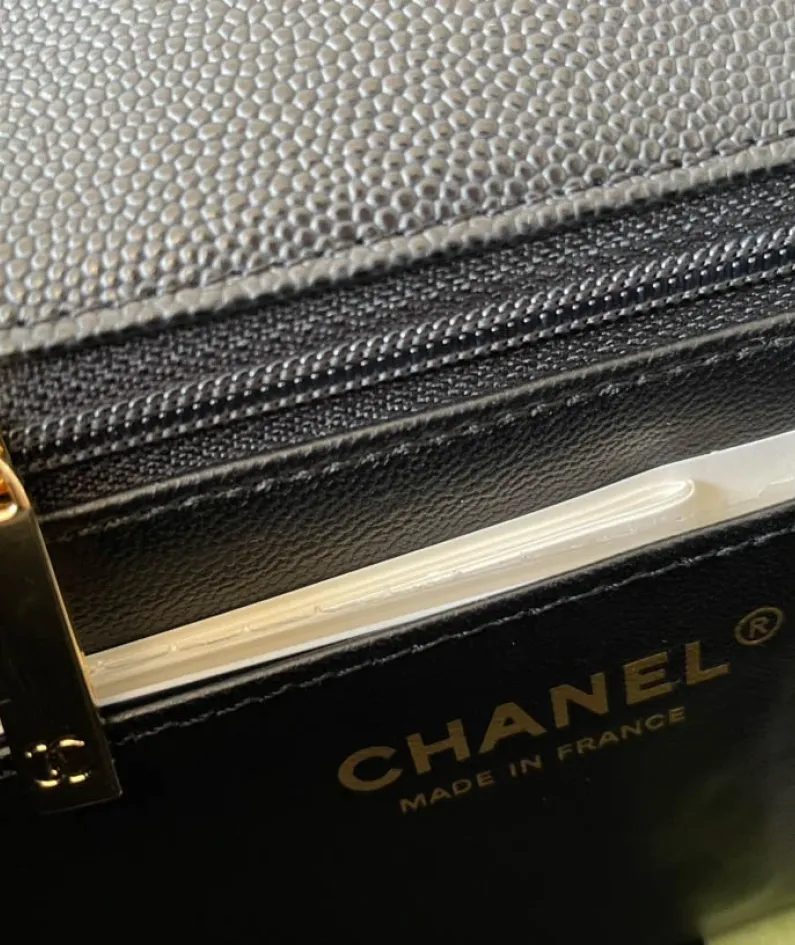 Light Silver Metal Bag Size: 17cm Ident No.: 01115