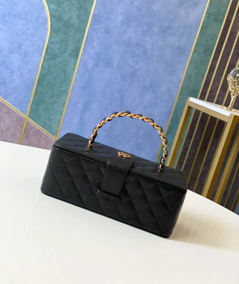 Cosmetic Bag Size: 22 10 8.5cm No.: 01919