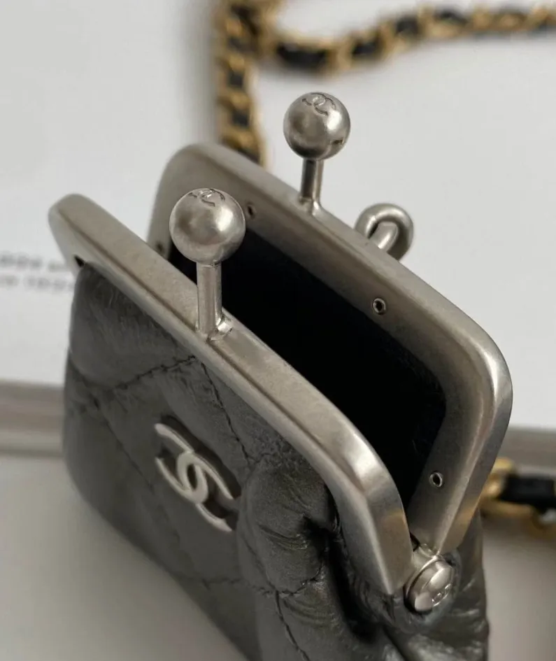 Chanel size; 10.5*11*2cm Model: AS2825