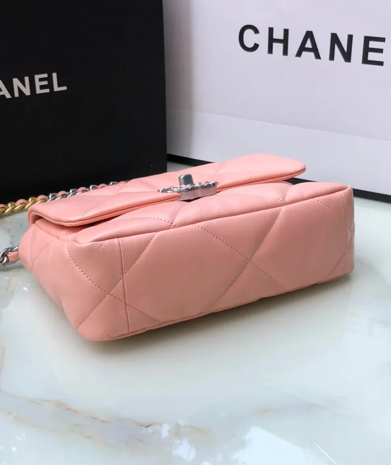 Chanel Model: S1160 Size: 26cm