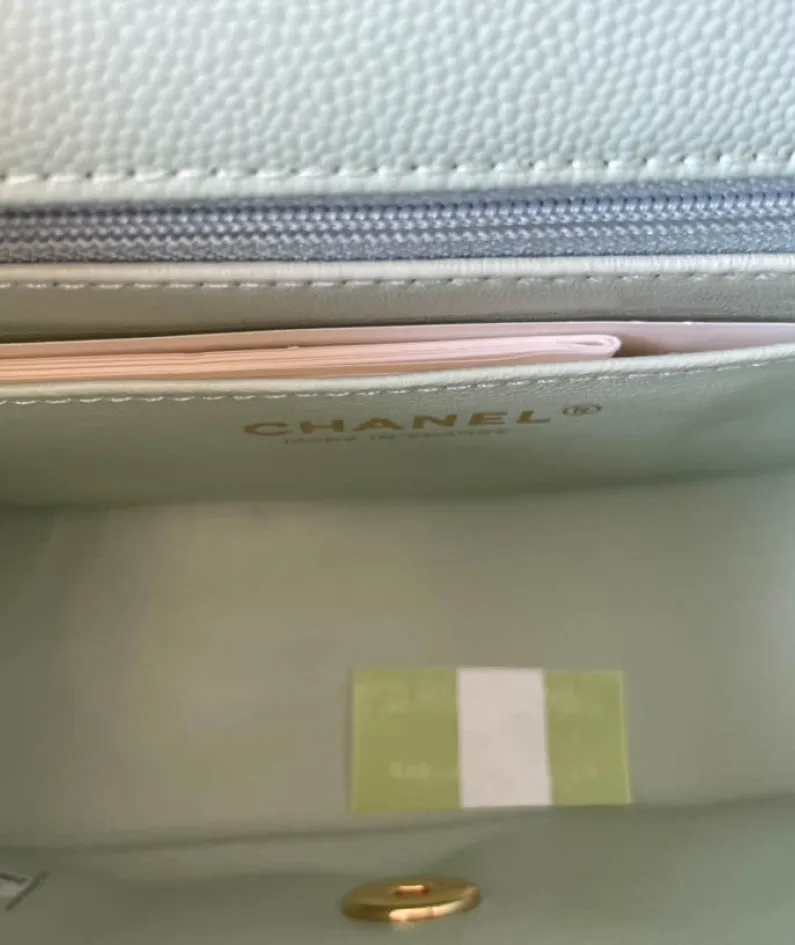 Light Silver Metal Bag Size: 20cm Ident No.: 01116