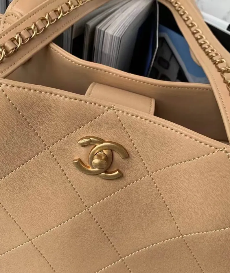 CHANEL Style: AS3508 Size: 38/28/14