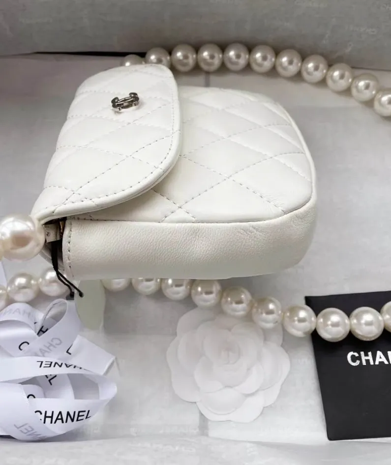 CHANEL round chain bag