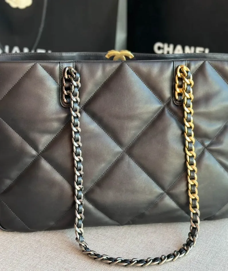 CHANEL Model: AS366# Size: 24 X41 X10