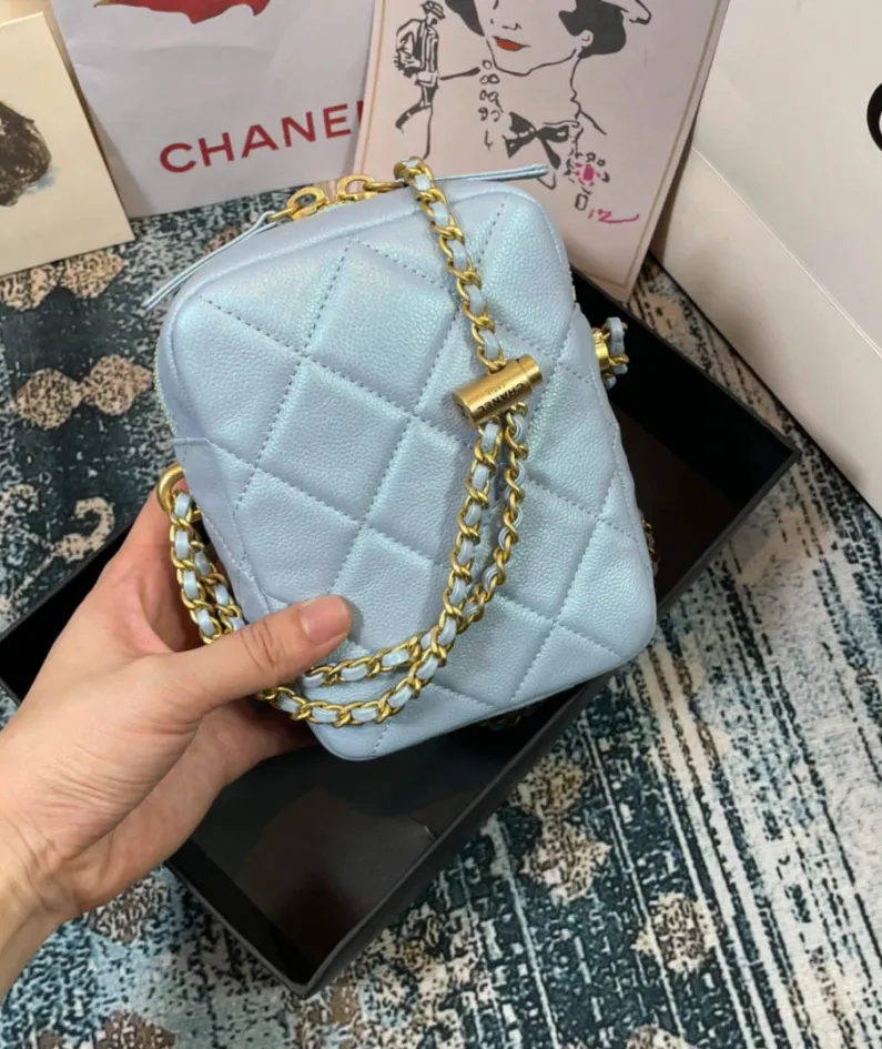 Chane•l Model: AS2857 Size: 12x17x6cm