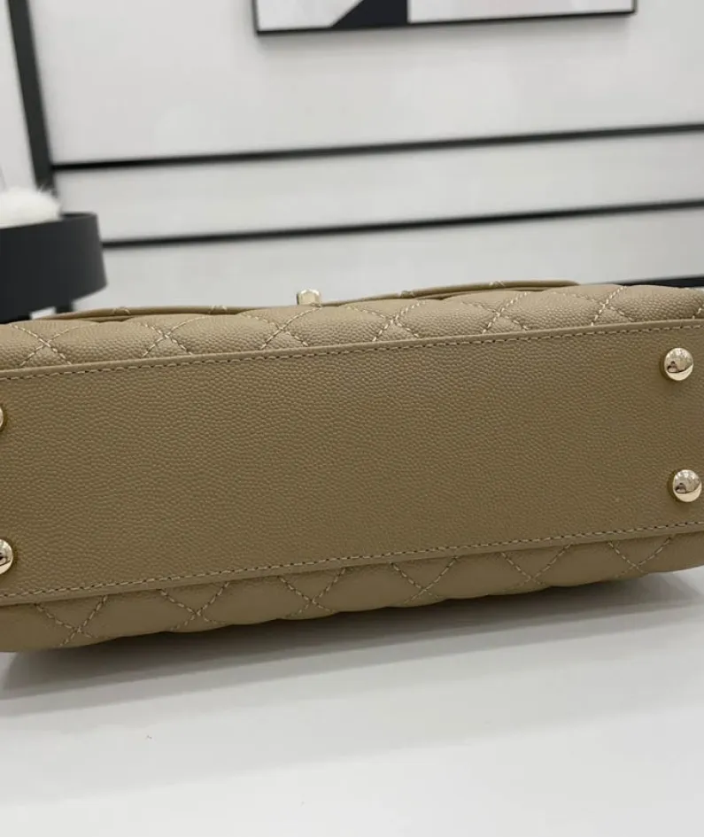 Chanel Size: 19cm/23cm/28cm Model Number: AS2215/92990/92991