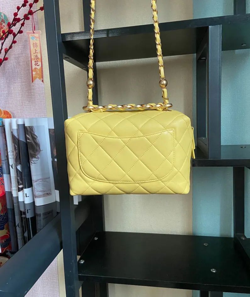 CHANEL Size: 22*10*15