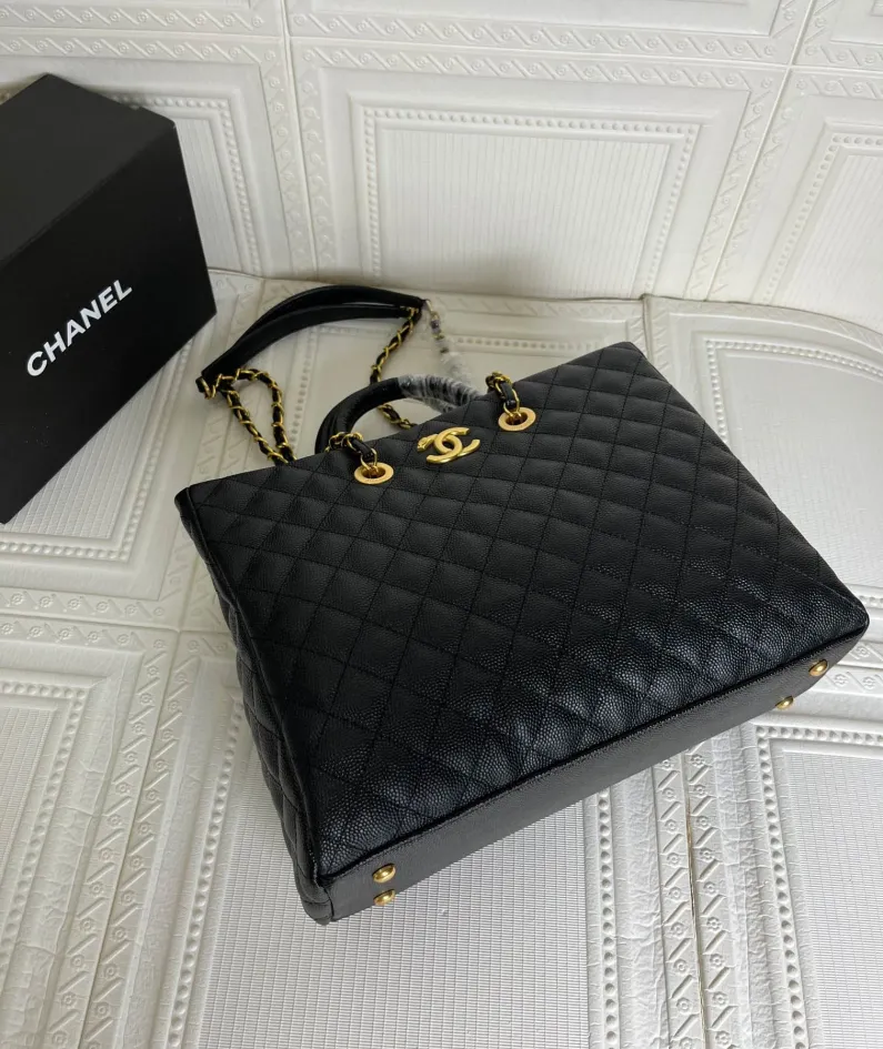 CHANEL palm pattern Size: 35*30*13 Style: 8007