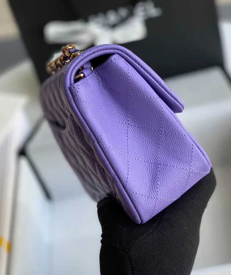 Lambskin Model: 1115 Size: 17cm