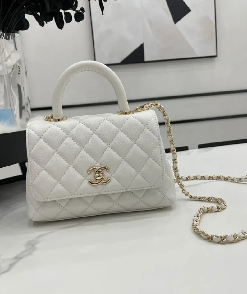 Chanel Size: 19cm/23cm/28cm Model Number: AS2215