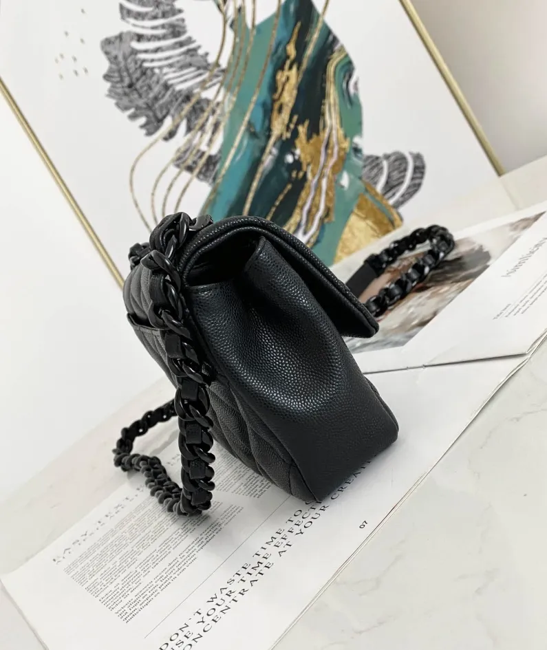 Chanel Style: 2302 Size: 20x12.5x6cm