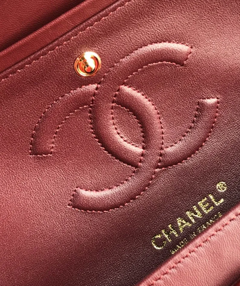 Chanel Patent Leather Pouch Model: 1116 size: 20cm