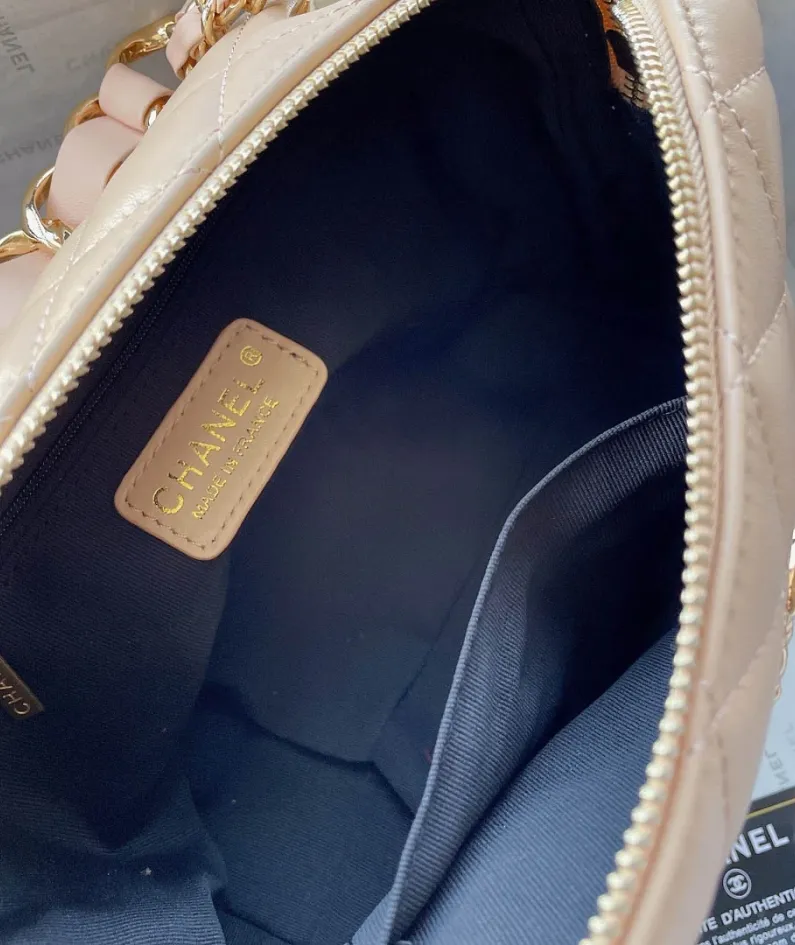 Chanel Size 23x15cm Style: 1015
